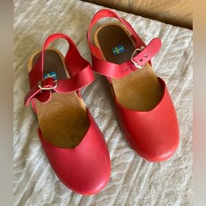 MIA Sofia Clog Sandal color red in size 38